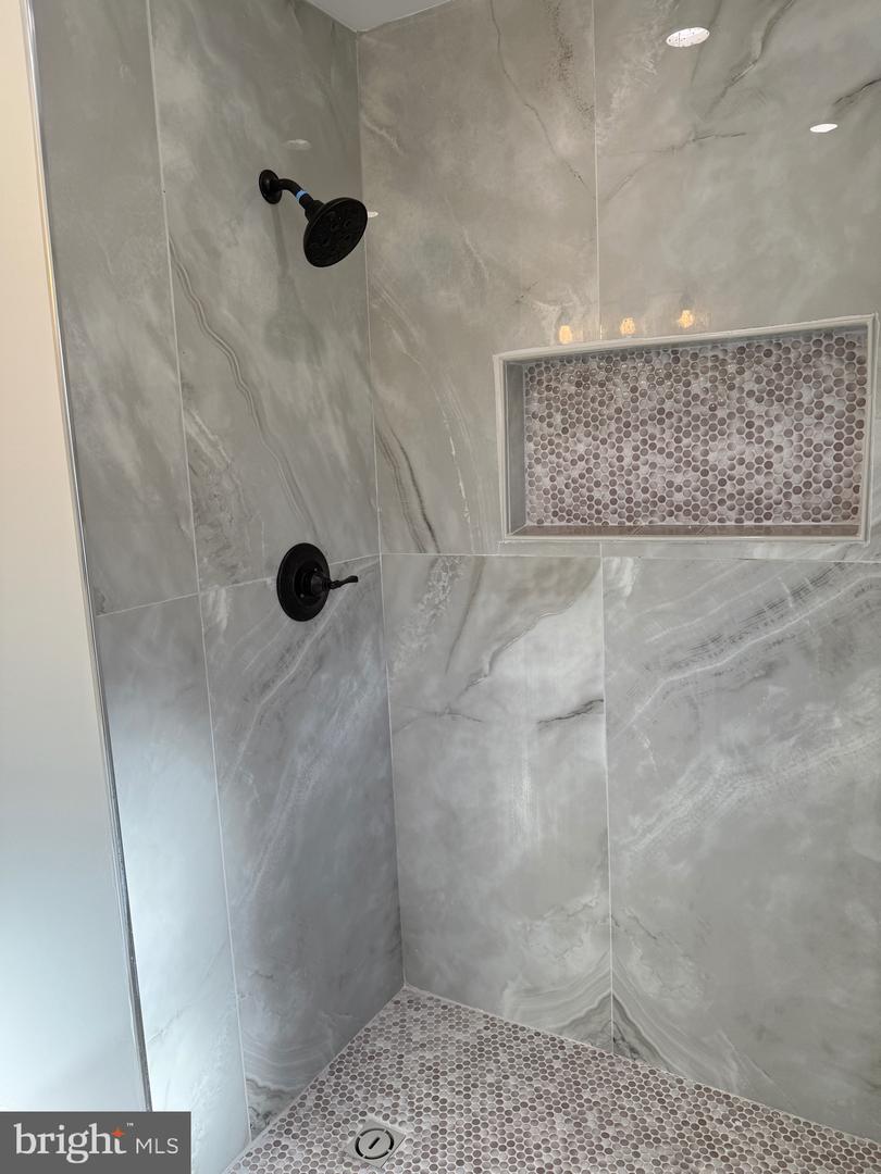 6918 RANDOLPH MACON DR, ALEXANDRIA, Virginia 22307, 3 Bedrooms Bedrooms, ,3 BathroomsBathrooms,Residential,For sale,6918 RANDOLPH MACON DR,VAFX2274628 MLS # VAFX2274628