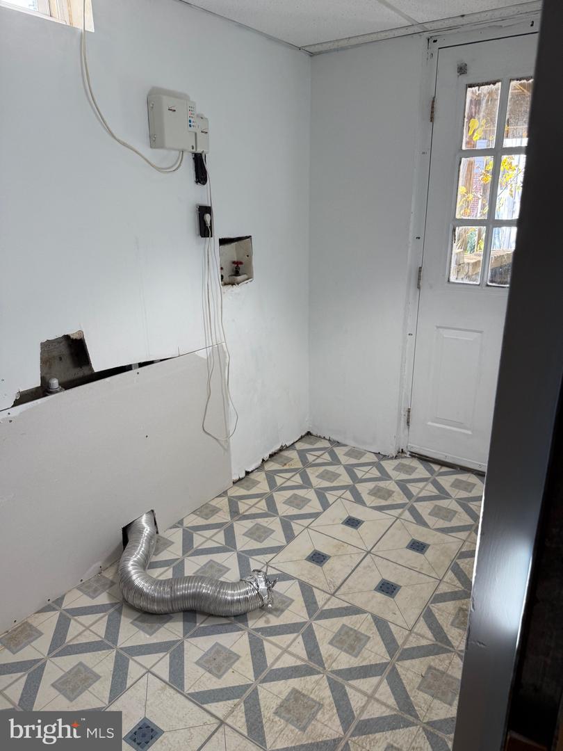 6918 RANDOLPH MACON DR, ALEXANDRIA, Virginia 22307, 3 Bedrooms Bedrooms, ,3 BathroomsBathrooms,Residential,For sale,6918 RANDOLPH MACON DR,VAFX2274628 MLS # VAFX2274628