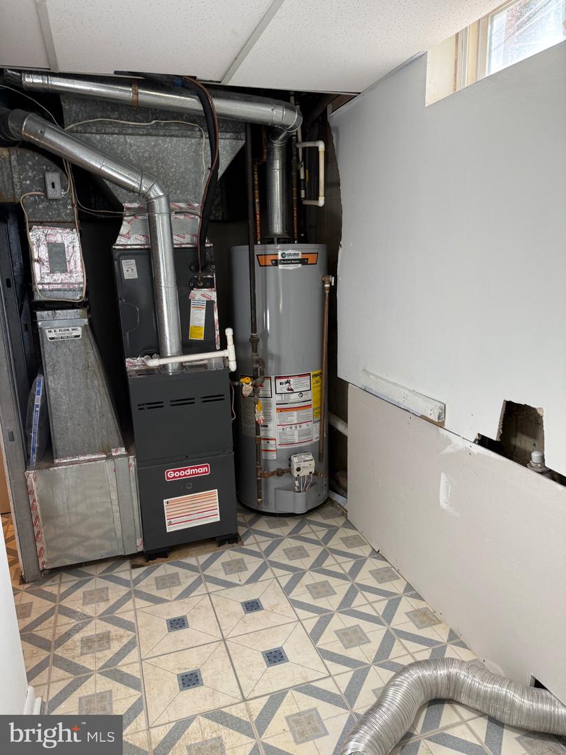 6918 RANDOLPH MACON DR, ALEXANDRIA, Virginia 22307, 3 Bedrooms Bedrooms, ,3 BathroomsBathrooms,Residential,For sale,6918 RANDOLPH MACON DR,VAFX2274628 MLS # VAFX2274628