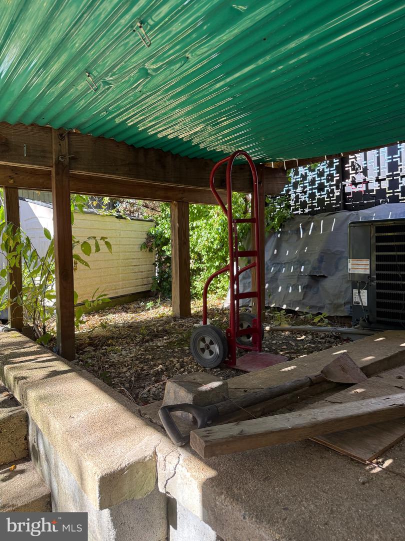 6918 RANDOLPH MACON DR, ALEXANDRIA, Virginia 22307, 3 Bedrooms Bedrooms, ,3 BathroomsBathrooms,Residential,For sale,6918 RANDOLPH MACON DR,VAFX2274628 MLS # VAFX2274628