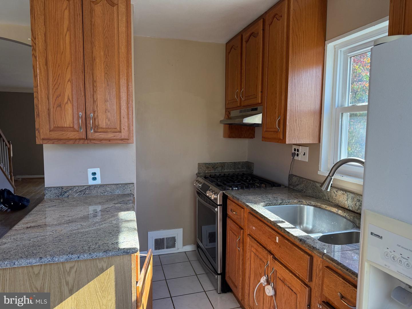 6918 RANDOLPH MACON DR, ALEXANDRIA, Virginia 22307, 3 Bedrooms Bedrooms, ,3 BathroomsBathrooms,Residential,For sale,6918 RANDOLPH MACON DR,VAFX2274628 MLS # VAFX2274628