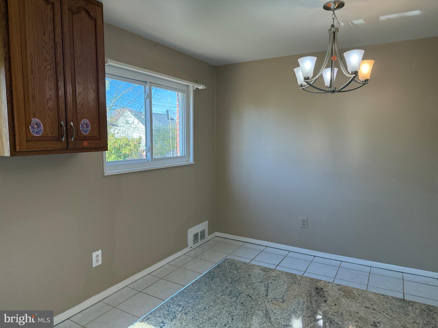 6918 RANDOLPH MACON DR, ALEXANDRIA, Virginia 22307, 3 Bedrooms Bedrooms, ,3 BathroomsBathrooms,Residential,For sale,6918 RANDOLPH MACON DR,VAFX2274628 MLS # VAFX2274628