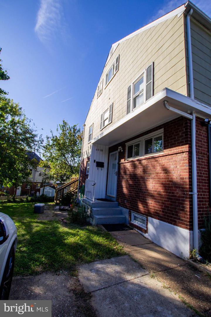 6918 RANDOLPH MACON DR, ALEXANDRIA, Virginia 22307, 3 Bedrooms Bedrooms, ,3 BathroomsBathrooms,Residential,For sale,6918 RANDOLPH MACON DR,VAFX2274628 MLS # VAFX2274628