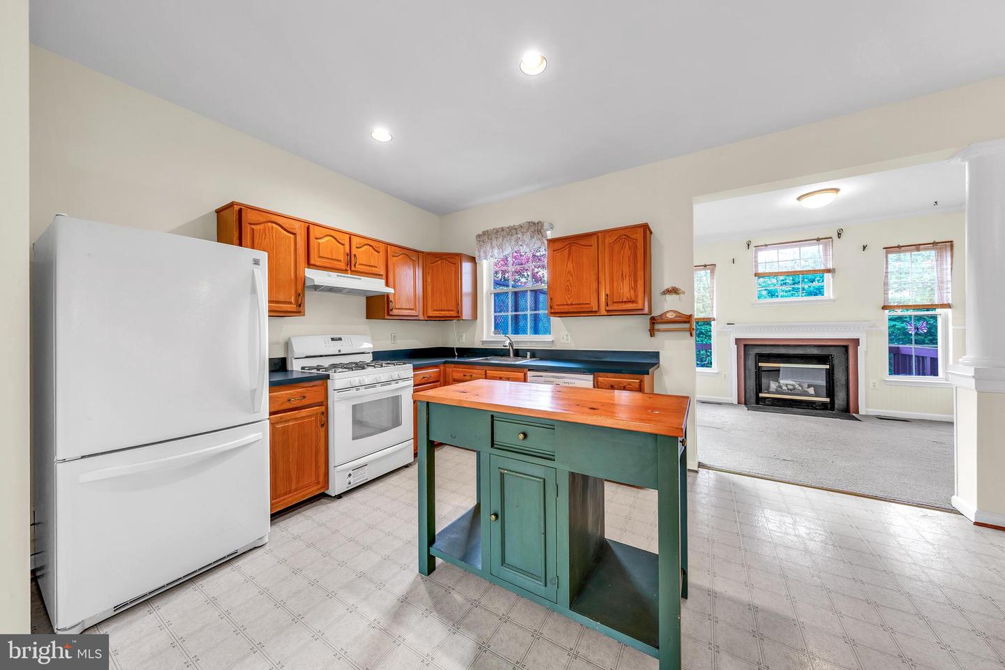 4627 DEERWATCH DR, CHANTILLY, Virginia 20151, 3 Bedrooms Bedrooms, ,2 BathroomsBathrooms,Residential,For sale,4627 DEERWATCH DR,VAFX2274802 MLS # VAFX2274802 4627 DEERWATCH DR, CHANTILLY, Virginia 20151, 3 Bedrooms Bedrooms, ,2 BathroomsBathrooms,Residential,For sale,4627 DEERWATCH DR,VAFX2274802 MLS # VAFX2274802