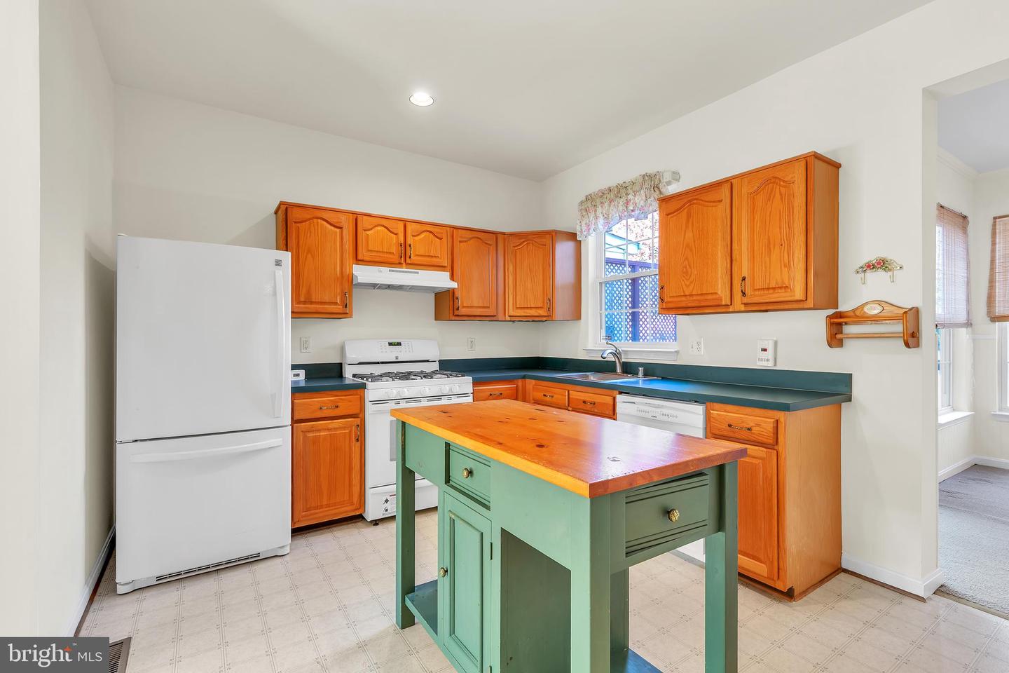 4627 DEERWATCH DR, CHANTILLY, Virginia 20151, 3 Bedrooms Bedrooms, ,2 BathroomsBathrooms,Residential,For sale,4627 DEERWATCH DR,VAFX2274802 MLS # VAFX2274802 4627 DEERWATCH DR, CHANTILLY, Virginia 20151, 3 Bedrooms Bedrooms, ,2 BathroomsBathrooms,Residential,For sale,4627 DEERWATCH DR,VAFX2274802 MLS # VAFX2274802