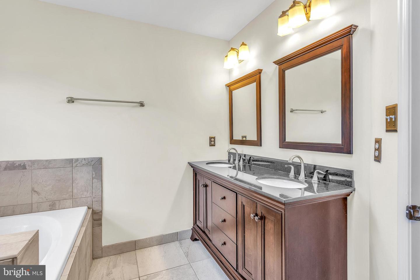 4627 DEERWATCH DR, CHANTILLY, Virginia 20151, 3 Bedrooms Bedrooms, ,2 BathroomsBathrooms,Residential,For sale,4627 DEERWATCH DR,VAFX2274802 MLS # VAFX2274802 4627 DEERWATCH DR, CHANTILLY, Virginia 20151, 3 Bedrooms Bedrooms, ,2 BathroomsBathrooms,Residential,For sale,4627 DEERWATCH DR,VAFX2274802 MLS # VAFX2274802