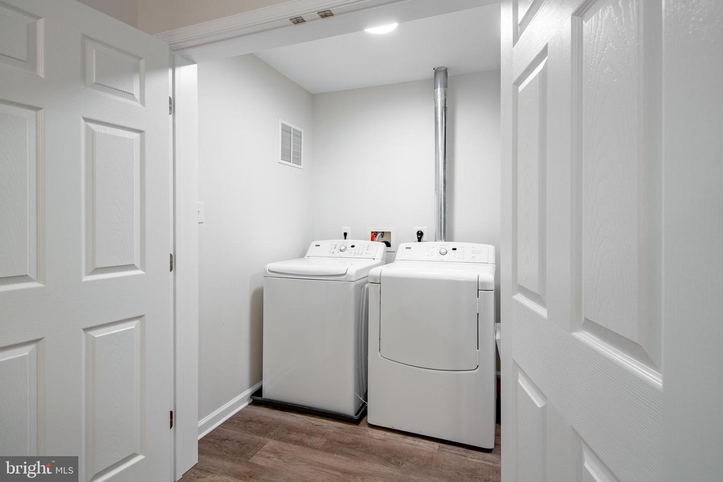 4627 DEERWATCH DR, CHANTILLY, Virginia 20151, 3 Bedrooms Bedrooms, ,2 BathroomsBathrooms,Residential,For sale,4627 DEERWATCH DR,VAFX2274802 MLS # VAFX2274802 4627 DEERWATCH DR, CHANTILLY, Virginia 20151, 3 Bedrooms Bedrooms, ,2 BathroomsBathrooms,Residential,For sale,4627 DEERWATCH DR,VAFX2274802 MLS # VAFX2274802