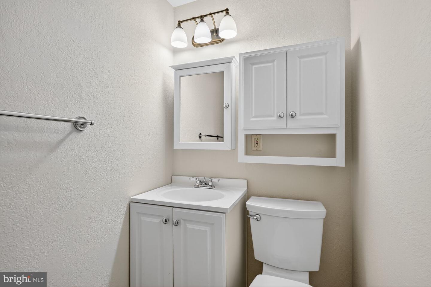 7137 LAKE COVE DR, ALEXANDRIA, Virginia 22315, 3 Bedrooms Bedrooms, ,3 BathroomsBathrooms,Residential,For sale,7137 LAKE COVE DR,VAFX2275514 MLS # VAFX2275514