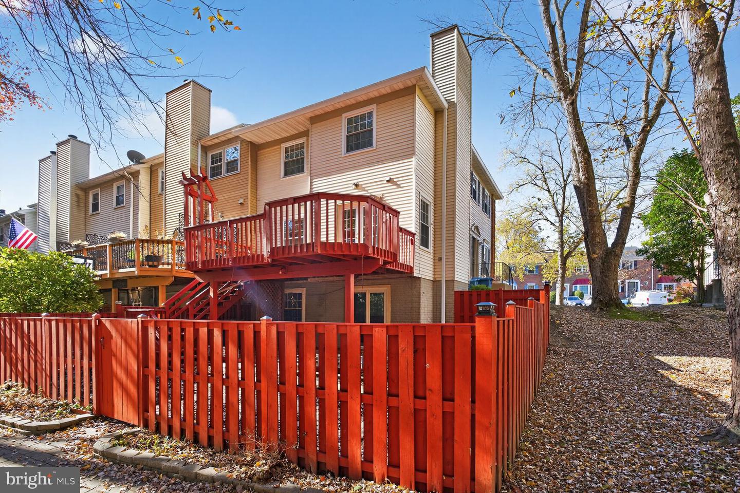 7137 LAKE COVE DR, ALEXANDRIA, Virginia 22315, 3 Bedrooms Bedrooms, ,3 BathroomsBathrooms,Residential,For sale,7137 LAKE COVE DR,VAFX2275514 MLS # VAFX2275514