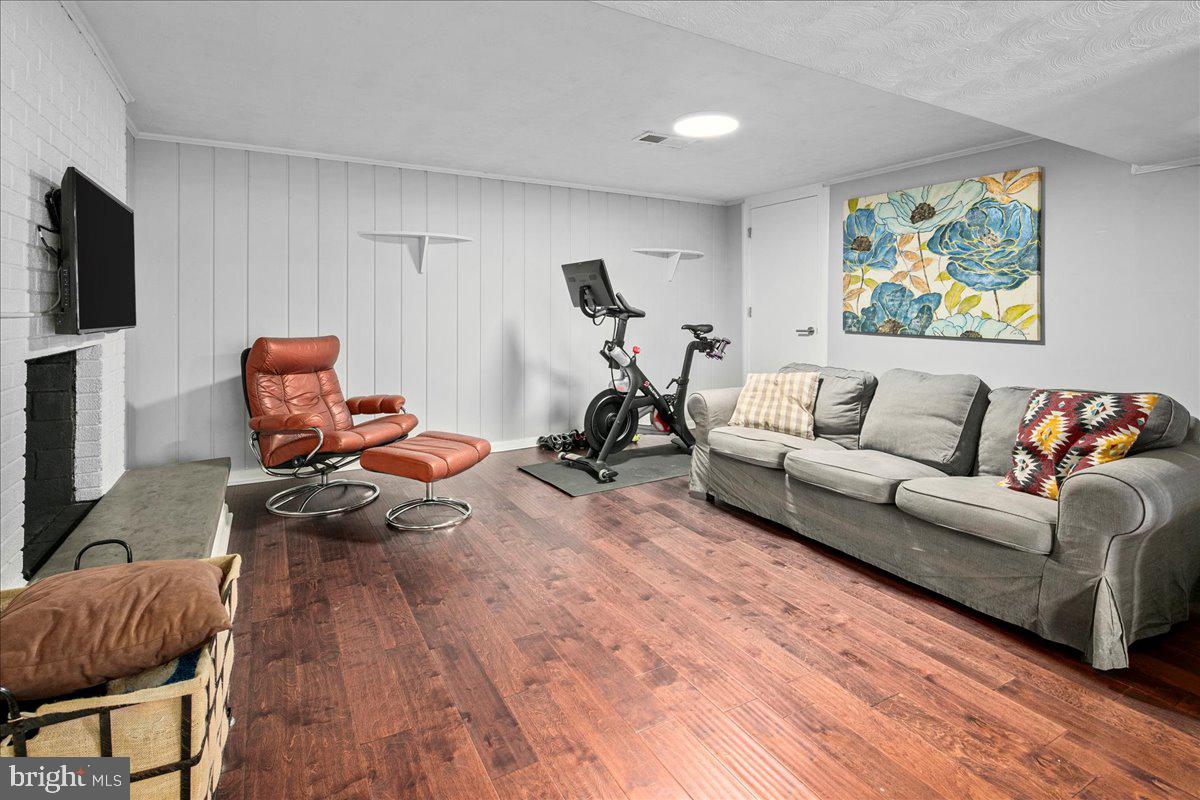 4504 NEPTUNE DR, ALEXANDRIA, Virginia 22309, 4 Bedrooms Bedrooms, ,3 BathroomsBathrooms,Residential,For sale,4504 NEPTUNE DR,VAFX2275896 MLS # VAFX2275896