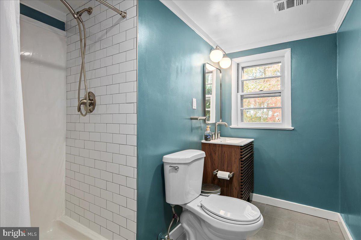 4504 NEPTUNE DR, ALEXANDRIA, Virginia 22309, 4 Bedrooms Bedrooms, ,3 BathroomsBathrooms,Residential,For sale,4504 NEPTUNE DR,VAFX2275896 MLS # VAFX2275896