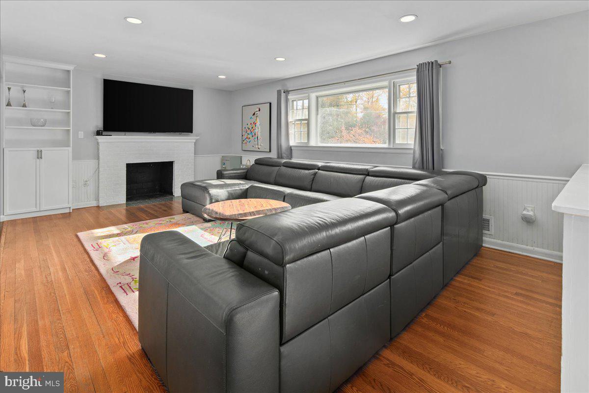 4504 NEPTUNE DR, ALEXANDRIA, Virginia 22309, 4 Bedrooms Bedrooms, ,3 BathroomsBathrooms,Residential,For sale,4504 NEPTUNE DR,VAFX2275896 MLS # VAFX2275896