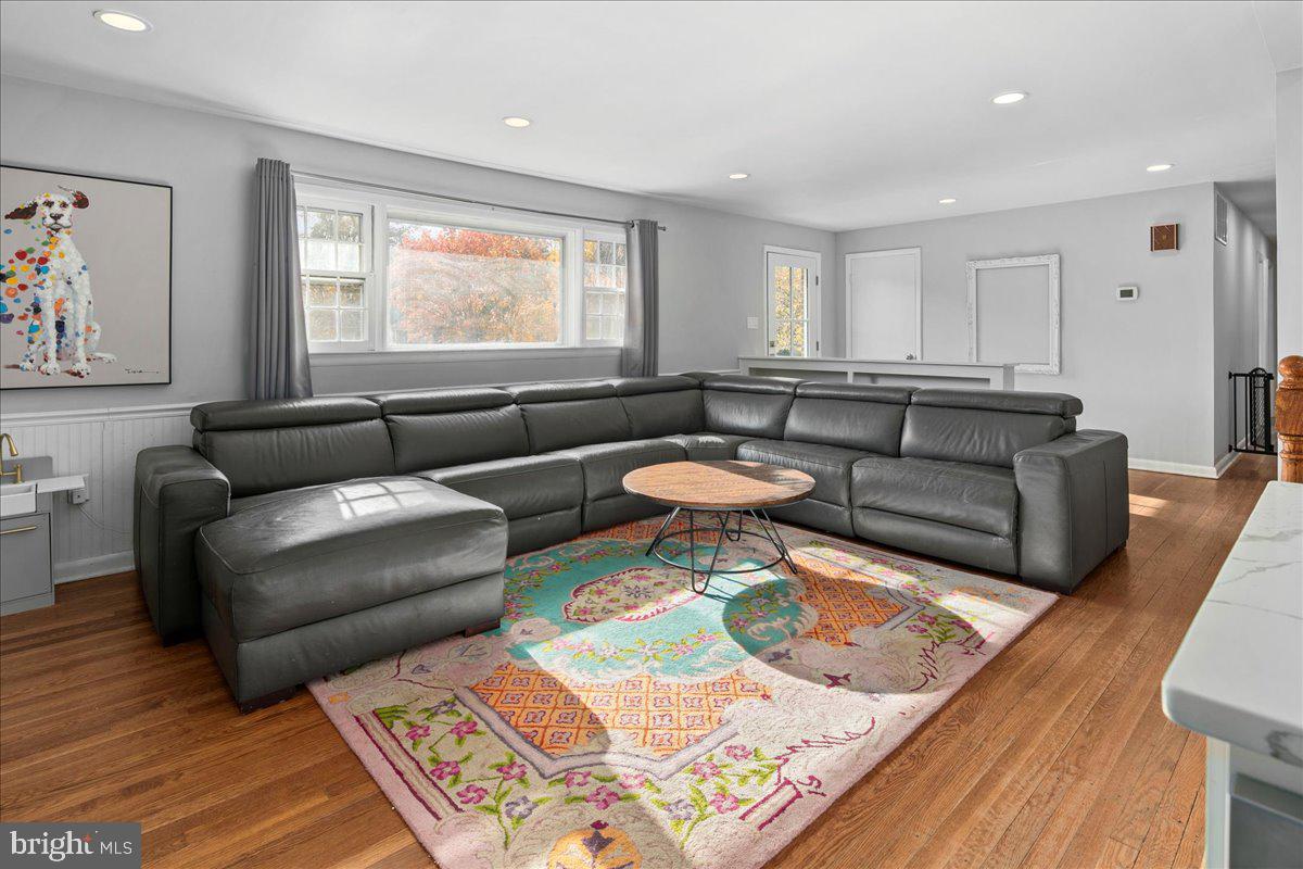 4504 NEPTUNE DR, ALEXANDRIA, Virginia 22309, 4 Bedrooms Bedrooms, ,3 BathroomsBathrooms,Residential,For sale,4504 NEPTUNE DR,VAFX2275896 MLS # VAFX2275896