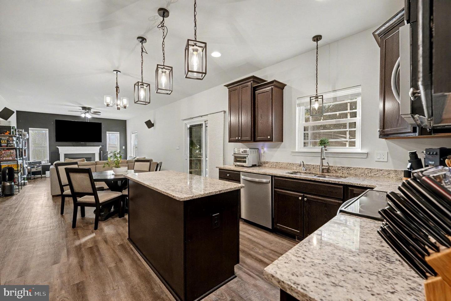 794 WHITE OAK RD, FREDERICKSBURG, Virginia 22405, 4 Bedrooms Bedrooms, ,3 BathroomsBathrooms,Residential,For sale,794 WHITE OAK RD,VAST2043754 MLS # VAST2043754