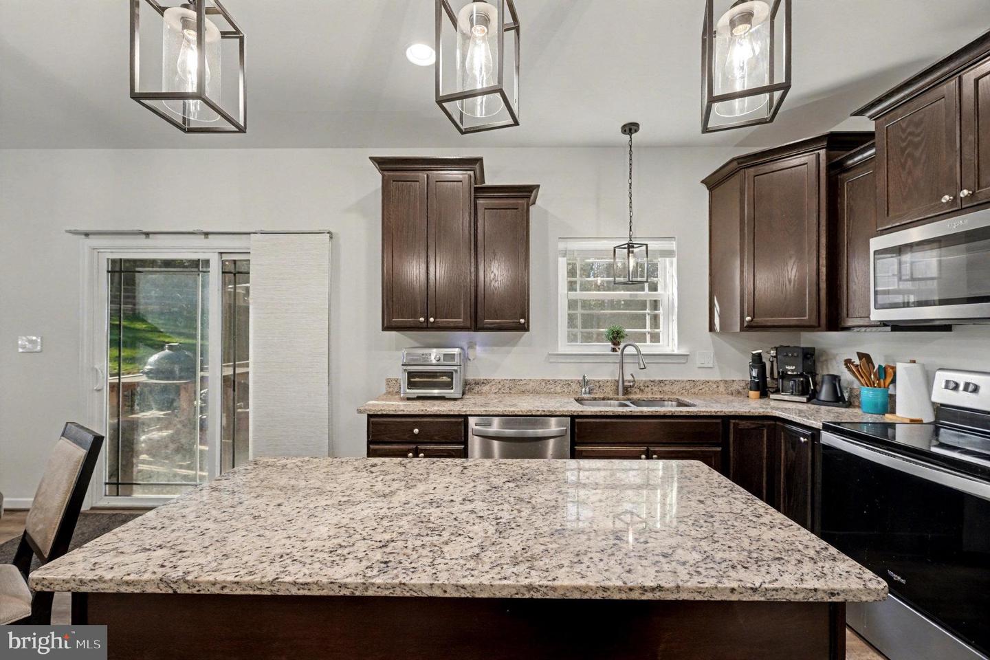 794 WHITE OAK RD, FREDERICKSBURG, Virginia 22405, 4 Bedrooms Bedrooms, ,3 BathroomsBathrooms,Residential,For sale,794 WHITE OAK RD,VAST2043754 MLS # VAST2043754