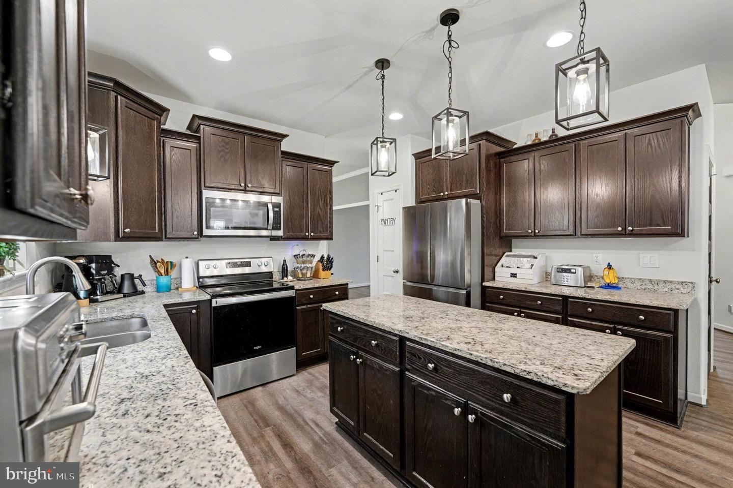 794 WHITE OAK RD, FREDERICKSBURG, Virginia 22405, 4 Bedrooms Bedrooms, ,3 BathroomsBathrooms,Residential,For sale,794 WHITE OAK RD,VAST2043754 MLS # VAST2043754