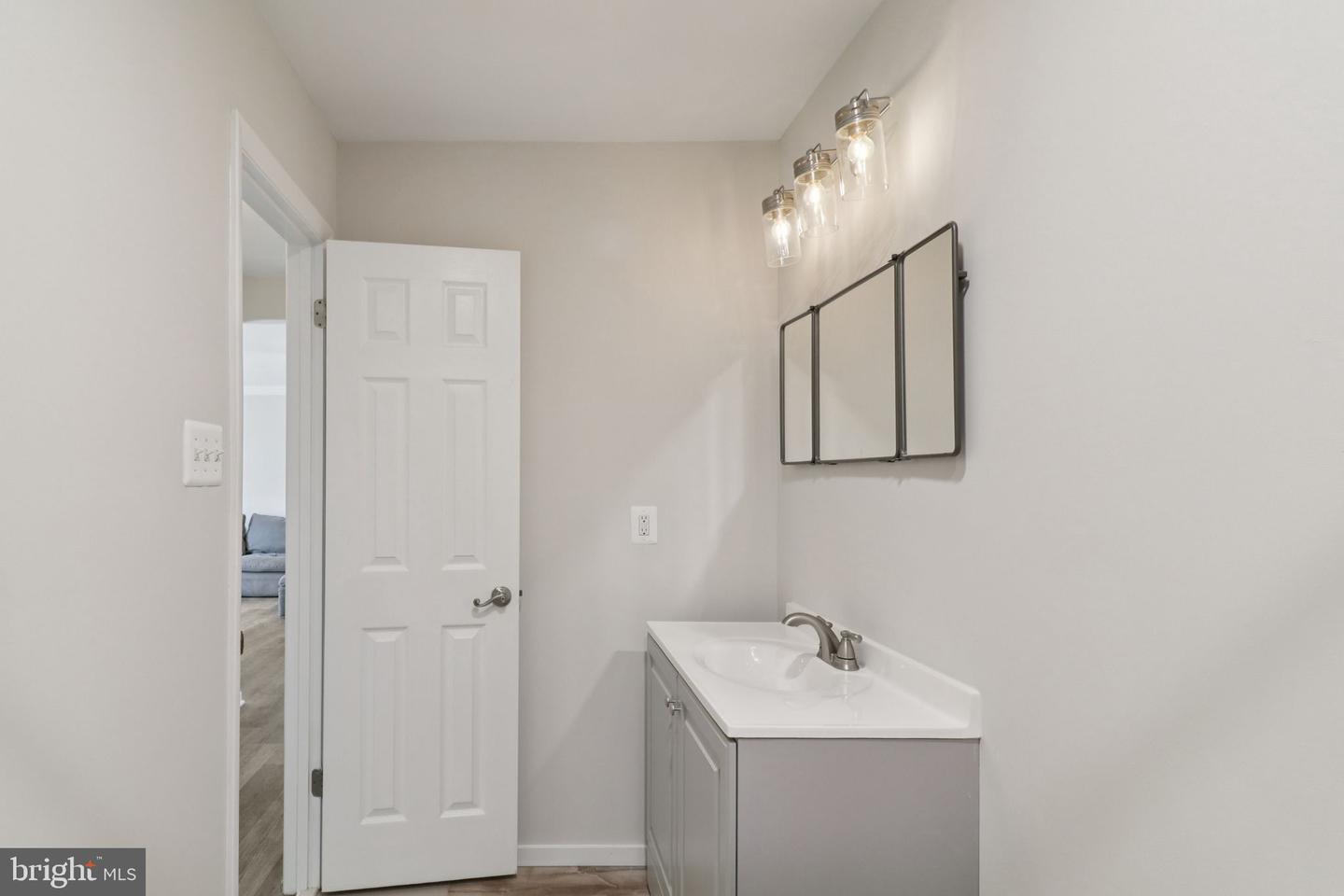 13380 PACKARD DR, WOODBRIDGE, Virginia 22193, 3 Bedrooms Bedrooms, ,2 BathroomsBathrooms,Residential,For sale,13380 PACKARD DR,VAPW2106648 MLS # VAPW2106648 13380 PACKARD DR, WOODBRIDGE, Virginia 22193, 3 Bedrooms Bedrooms, ,2 BathroomsBathrooms,Residential,For sale,13380 PACKARD DR,VAPW2106648 MLS # VAPW2106648