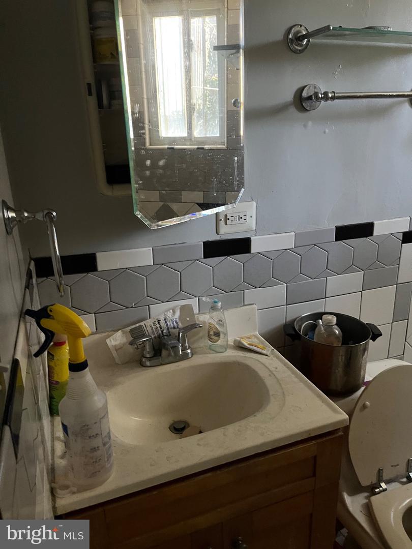 2636 WADE RD SE #2, WASHINGTON, District Of Columbia 20020, 2 Bedrooms Bedrooms, 3 Rooms Rooms,1 BathroomBathrooms,Residential,For sale,2636 WADE RD SE #2,DCDC2229028 MLS # DCDC2229028