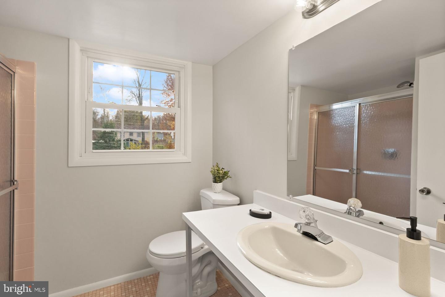 7322 WICKFORD DR, ALEXANDRIA, Virginia 22315, 4 Bedrooms Bedrooms, ,3 BathroomsBathrooms,Residential,For sale,7322 WICKFORD DR,VAFX2276522 MLS # VAFX2276522