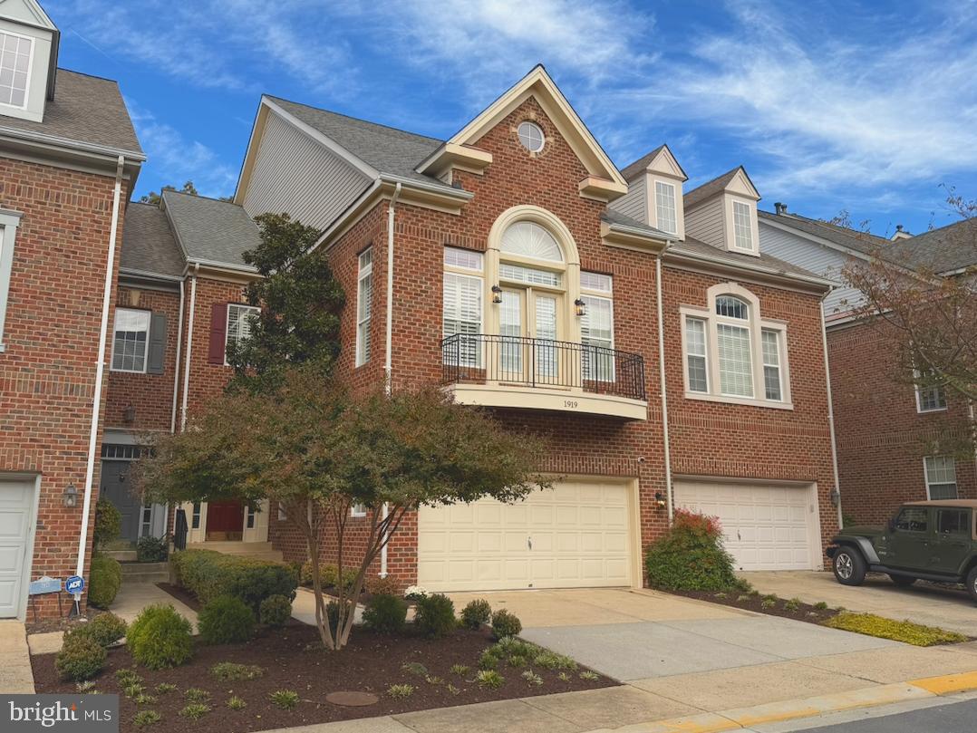 1919 LOGAN MANOR DR, RESTON, Virginia 20190, 4 Bedrooms Bedrooms, 14 Rooms Rooms,3 BathroomsBathrooms,Residential,For sale,1919 LOGAN MANOR DR,VAFX2276898 MLS # VAFX2276898 1919 LOGAN MANOR DR, RESTON, Virginia 20190, 4 Bedrooms Bedrooms, 14 Rooms Rooms,3 BathroomsBathrooms,Residential,For sale,1919 LOGAN MANOR DR,VAFX2276898 MLS # VAFX2276898
