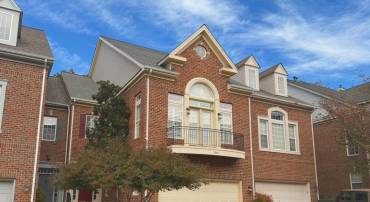 1919 LOGAN MANOR DR, RESTON, Virginia 20190, 4 Bedrooms Bedrooms, 14 Rooms Rooms,3 BathroomsBathrooms,Residential,For sale,1919 LOGAN MANOR DR,VAFX2276898 MLS # VAFX2276898