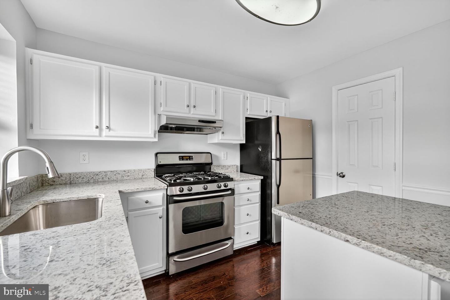 6539 OLD CARRIAGE LN, ALEXANDRIA, Virginia 22315, 2 Bedrooms Bedrooms, ,2 BathroomsBathrooms,Residential,For sale,6539 OLD CARRIAGE LN,VAFX2277110 MLS # VAFX2277110