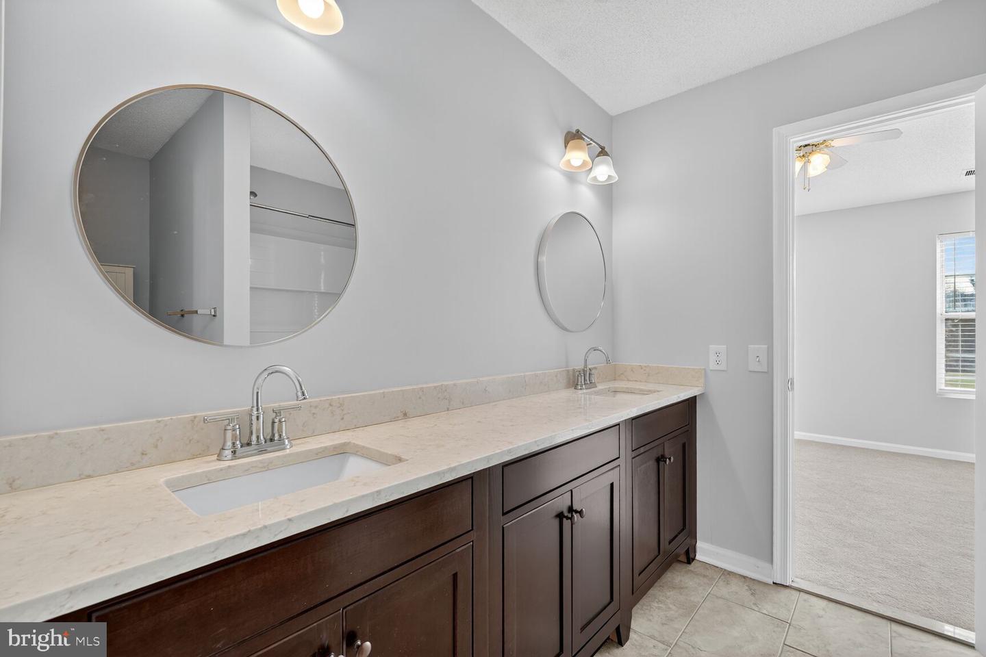 6539 OLD CARRIAGE LN, ALEXANDRIA, Virginia 22315, 2 Bedrooms Bedrooms, ,2 BathroomsBathrooms,Residential,For sale,6539 OLD CARRIAGE LN,VAFX2277110 MLS # VAFX2277110