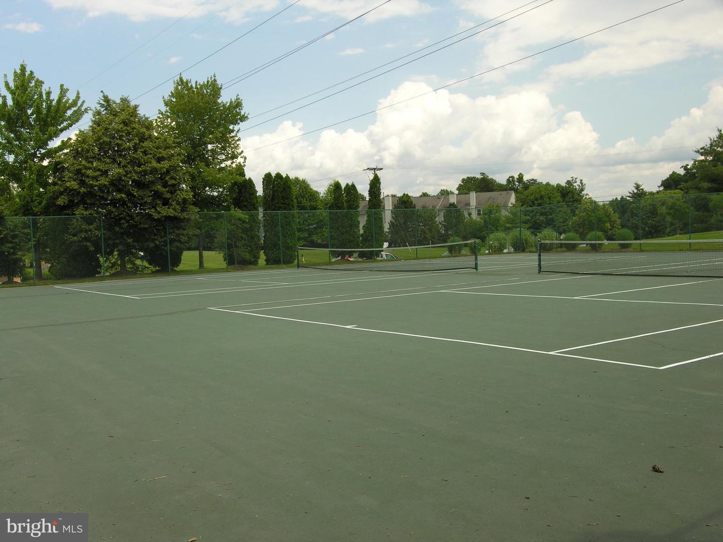 6539 OLD CARRIAGE LN, ALEXANDRIA, Virginia 22315, 2 Bedrooms Bedrooms, ,2 BathroomsBathrooms,Residential,For sale,6539 OLD CARRIAGE LN,VAFX2277110 MLS # VAFX2277110