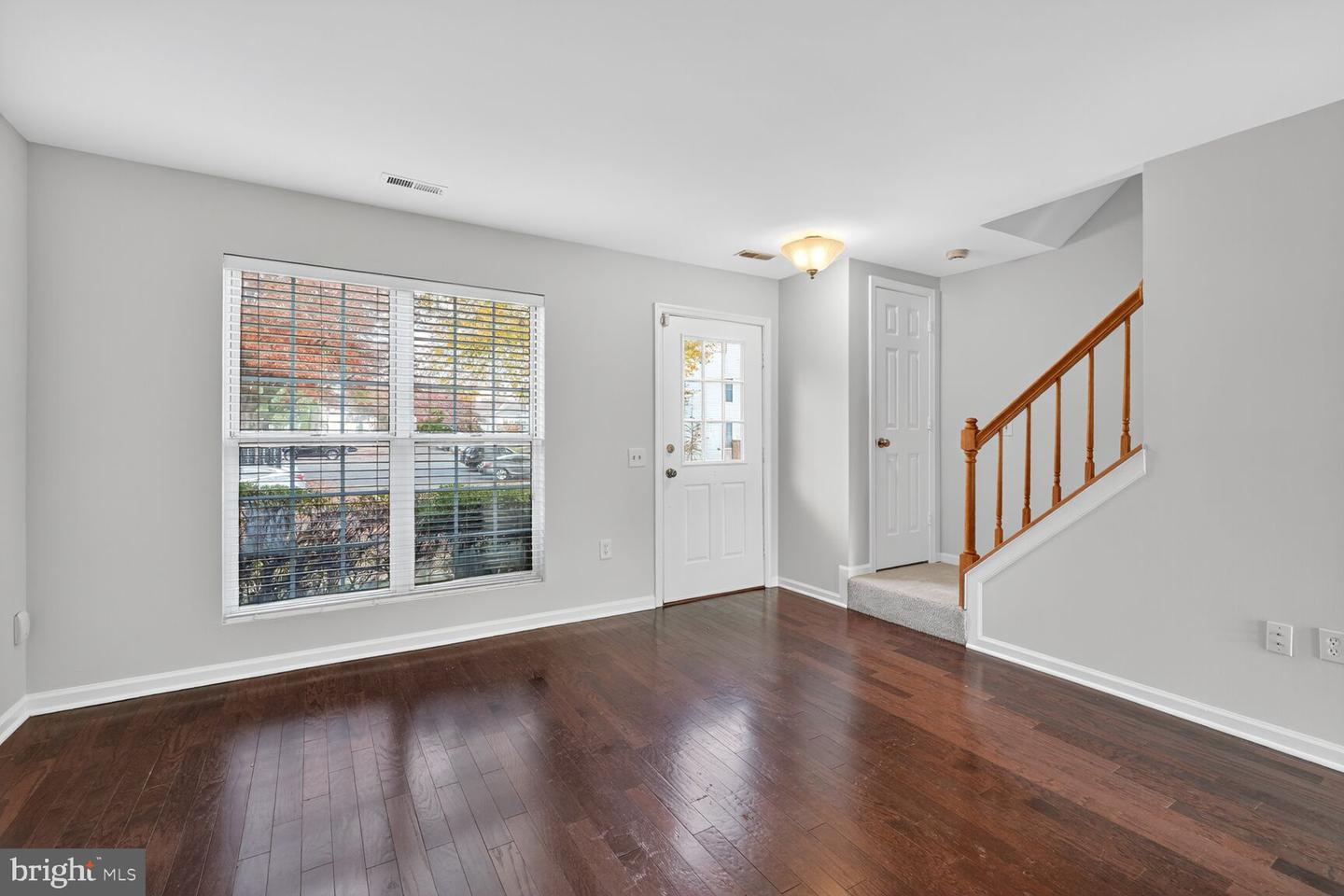 6539 OLD CARRIAGE LN, ALEXANDRIA, Virginia 22315, 2 Bedrooms Bedrooms, ,2 BathroomsBathrooms,Residential,For sale,6539 OLD CARRIAGE LN,VAFX2277110 MLS # VAFX2277110