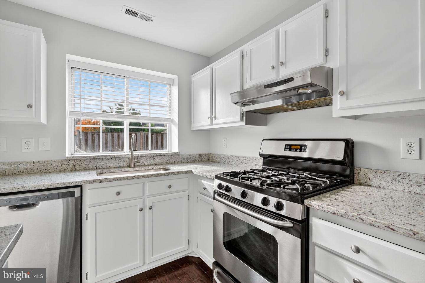 6539 OLD CARRIAGE LN, ALEXANDRIA, Virginia 22315, 2 Bedrooms Bedrooms, ,2 BathroomsBathrooms,Residential,For sale,6539 OLD CARRIAGE LN,VAFX2277110 MLS # VAFX2277110