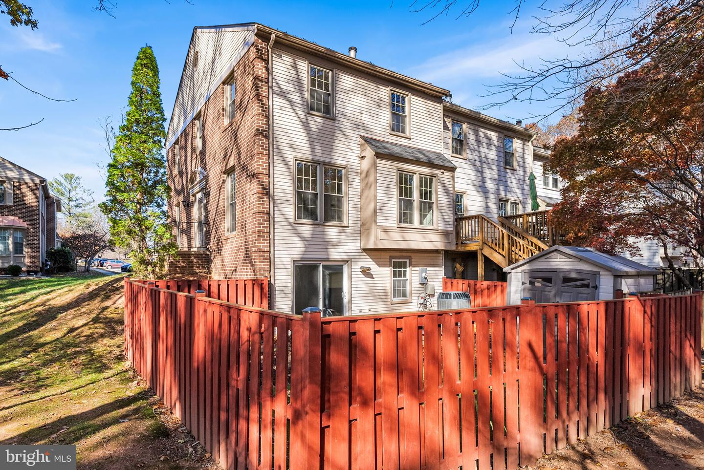 5658 SUTHERLAND CT, BURKE, Virginia 22015, 3 Bedrooms Bedrooms, ,3 BathroomsBathrooms,Residential,For sale,5658 SUTHERLAND CT,VAFX2278194 MLS # VAFX2278194