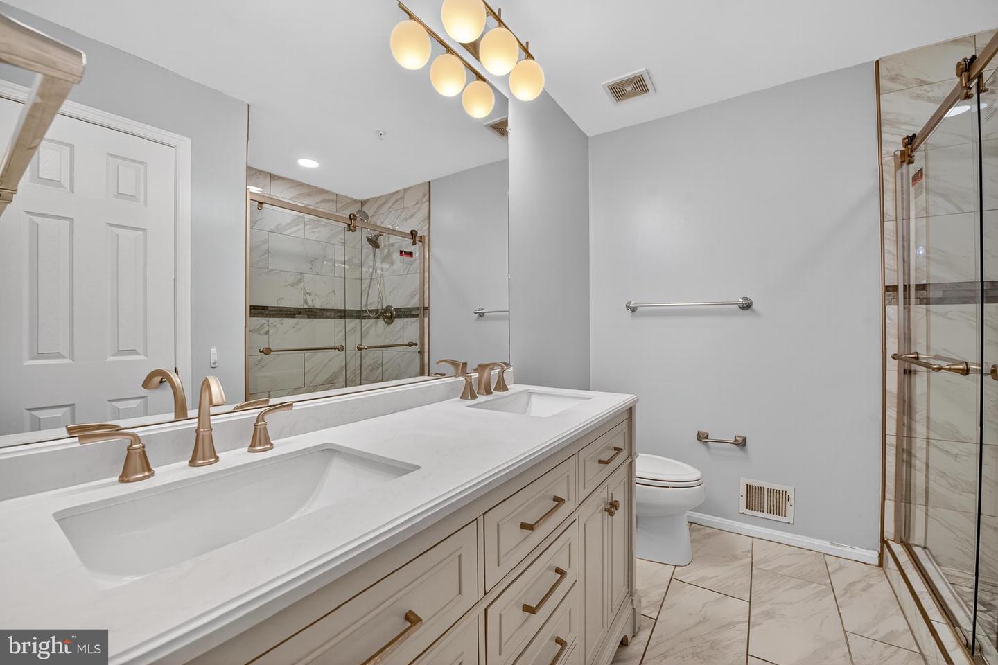 46932 COURTYARD SQ, STERLING, Virginia 20164, 2 Bedrooms Bedrooms, 9 Rooms Rooms,2 BathroomsBathrooms,Residential,For sale,46932 COURTYARD SQ,VALO2111088 MLS # VALO2111088