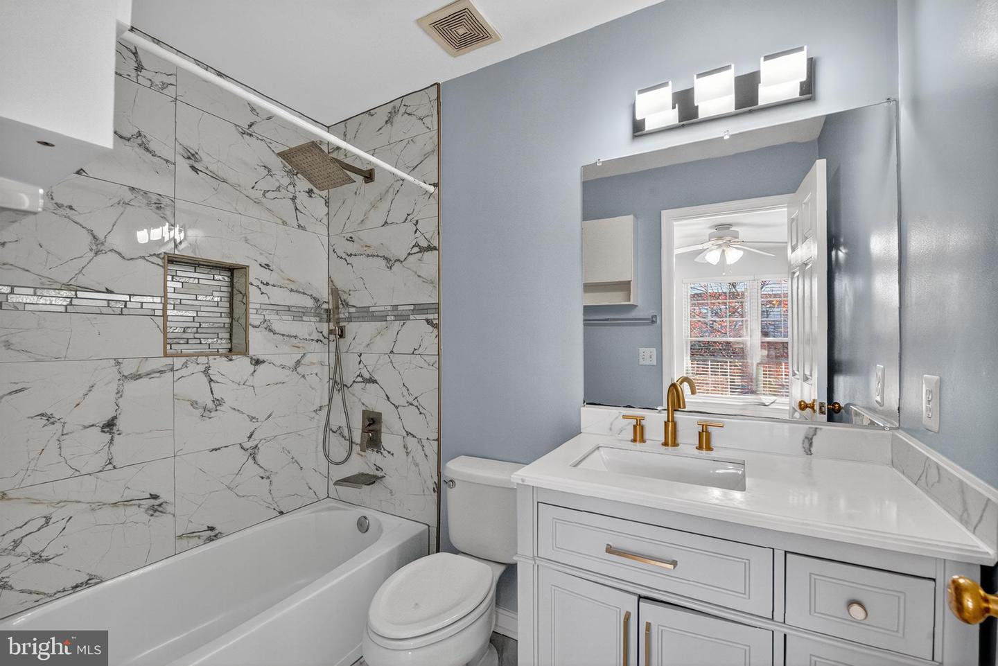 46932 COURTYARD SQ, STERLING, Virginia 20164, 2 Bedrooms Bedrooms, 9 Rooms Rooms,2 BathroomsBathrooms,Residential,For sale,46932 COURTYARD SQ,VALO2111088 MLS # VALO2111088