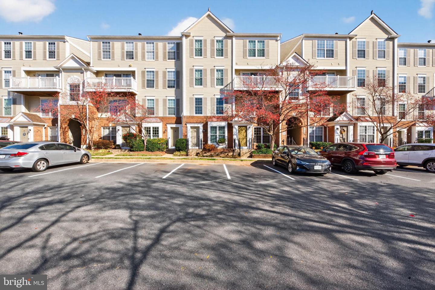 46932 COURTYARD SQ, STERLING, Virginia 20164, 2 Bedrooms Bedrooms, 9 Rooms Rooms,2 BathroomsBathrooms,Residential,For sale,46932 COURTYARD SQ,VALO2111088 MLS # VALO2111088