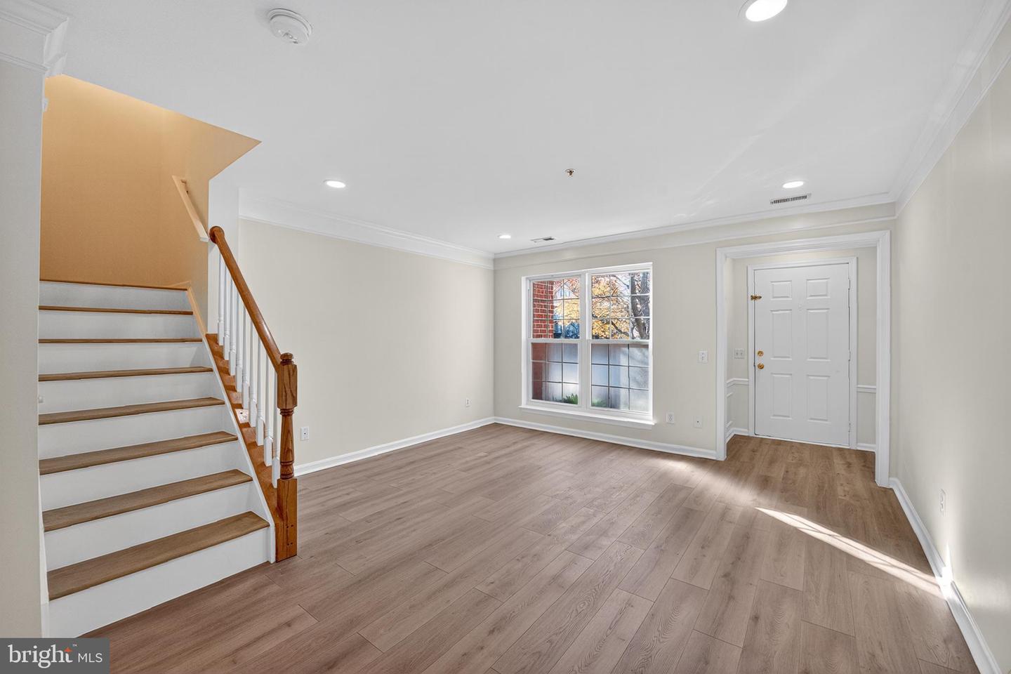 46932 COURTYARD SQ, STERLING, Virginia 20164, 2 Bedrooms Bedrooms, 9 Rooms Rooms,2 BathroomsBathrooms,Residential,For sale,46932 COURTYARD SQ,VALO2111088 MLS # VALO2111088