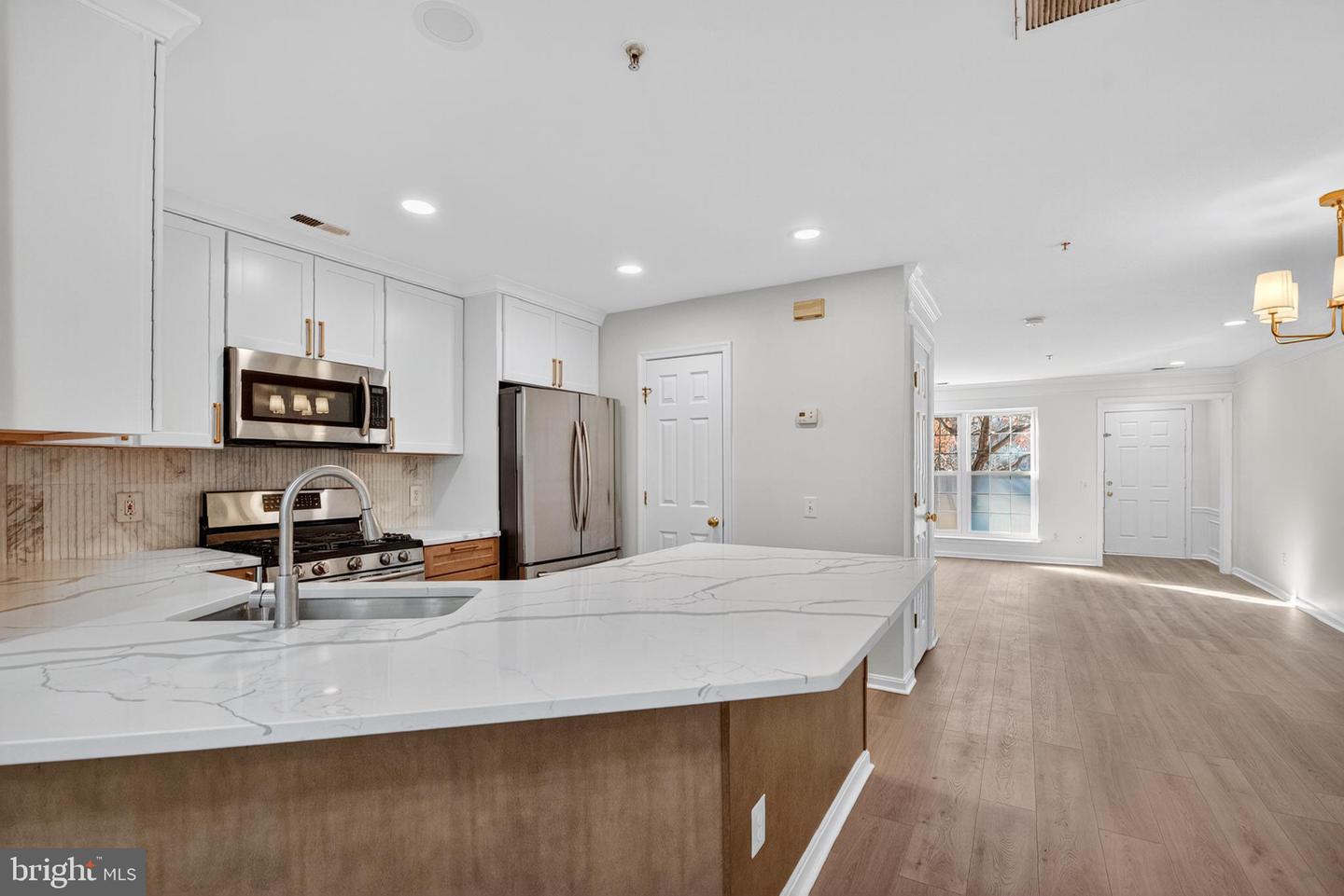 46932 COURTYARD SQ, STERLING, Virginia 20164, 2 Bedrooms Bedrooms, 9 Rooms Rooms,2 BathroomsBathrooms,Residential,For sale,46932 COURTYARD SQ,VALO2111088 MLS # VALO2111088