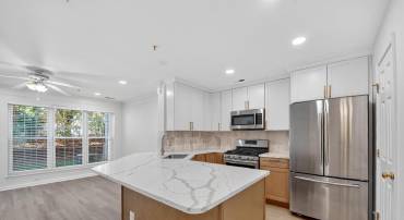 46932 COURTYARD SQ, STERLING, Virginia 20164, 2 Bedrooms Bedrooms, 9 Rooms Rooms,2 BathroomsBathrooms,Residential,For sale,46932 COURTYARD SQ,VALO2111088 MLS # VALO2111088