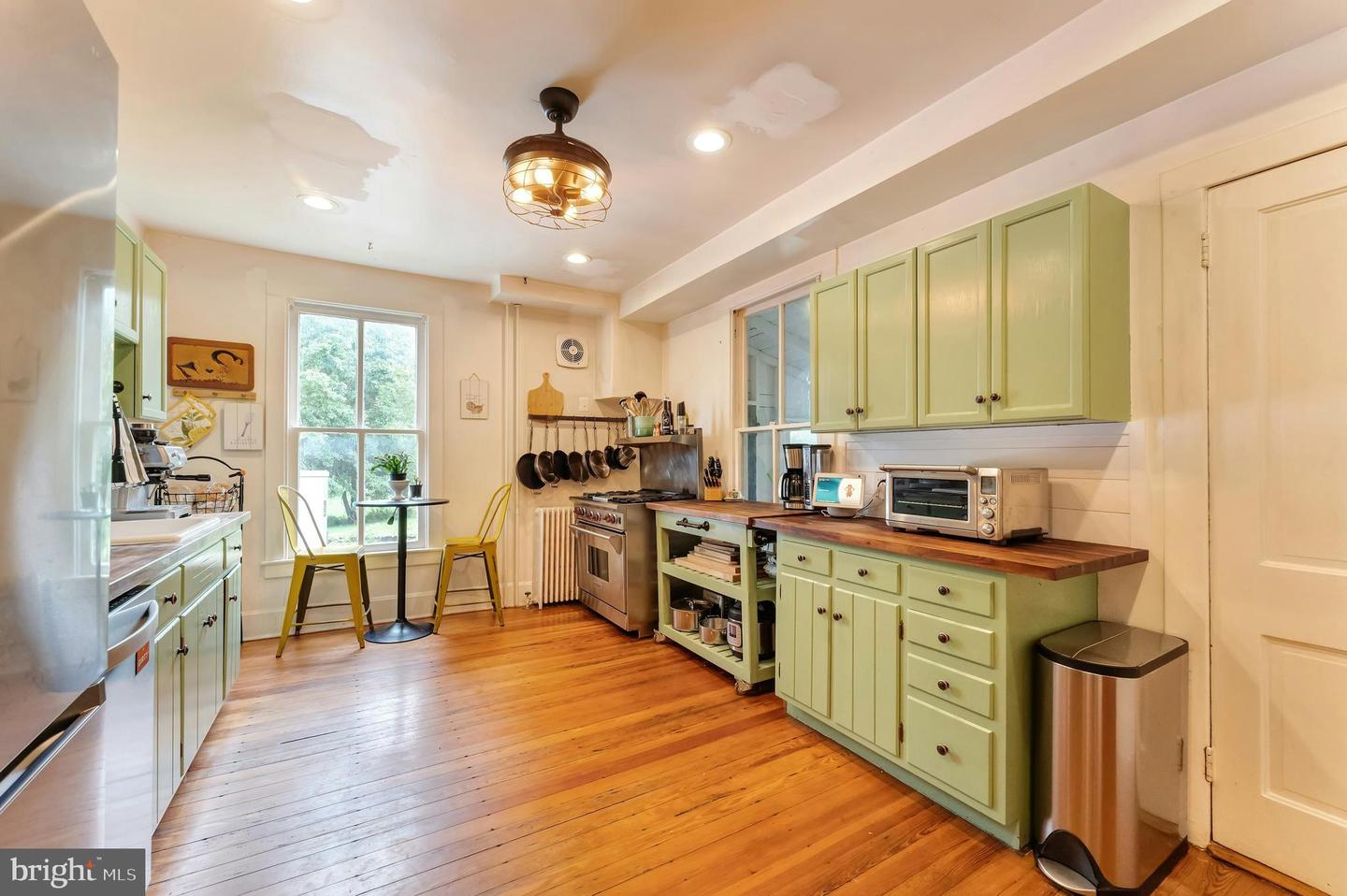 10 NEW CUT RD, ROUND HILL, Virginia 20141, 3 Bedrooms Bedrooms, ,2 BathroomsBathrooms,Residential,For sale,10 NEW CUT RD,VALO2099556 MLS # VALO2099556