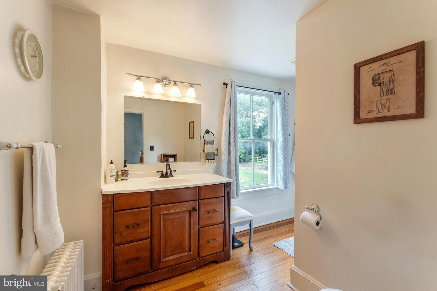 10 NEW CUT RD, ROUND HILL, Virginia 20141, 3 Bedrooms Bedrooms, ,2 BathroomsBathrooms,Residential,For sale,10 NEW CUT RD,VALO2099556 MLS # VALO2099556