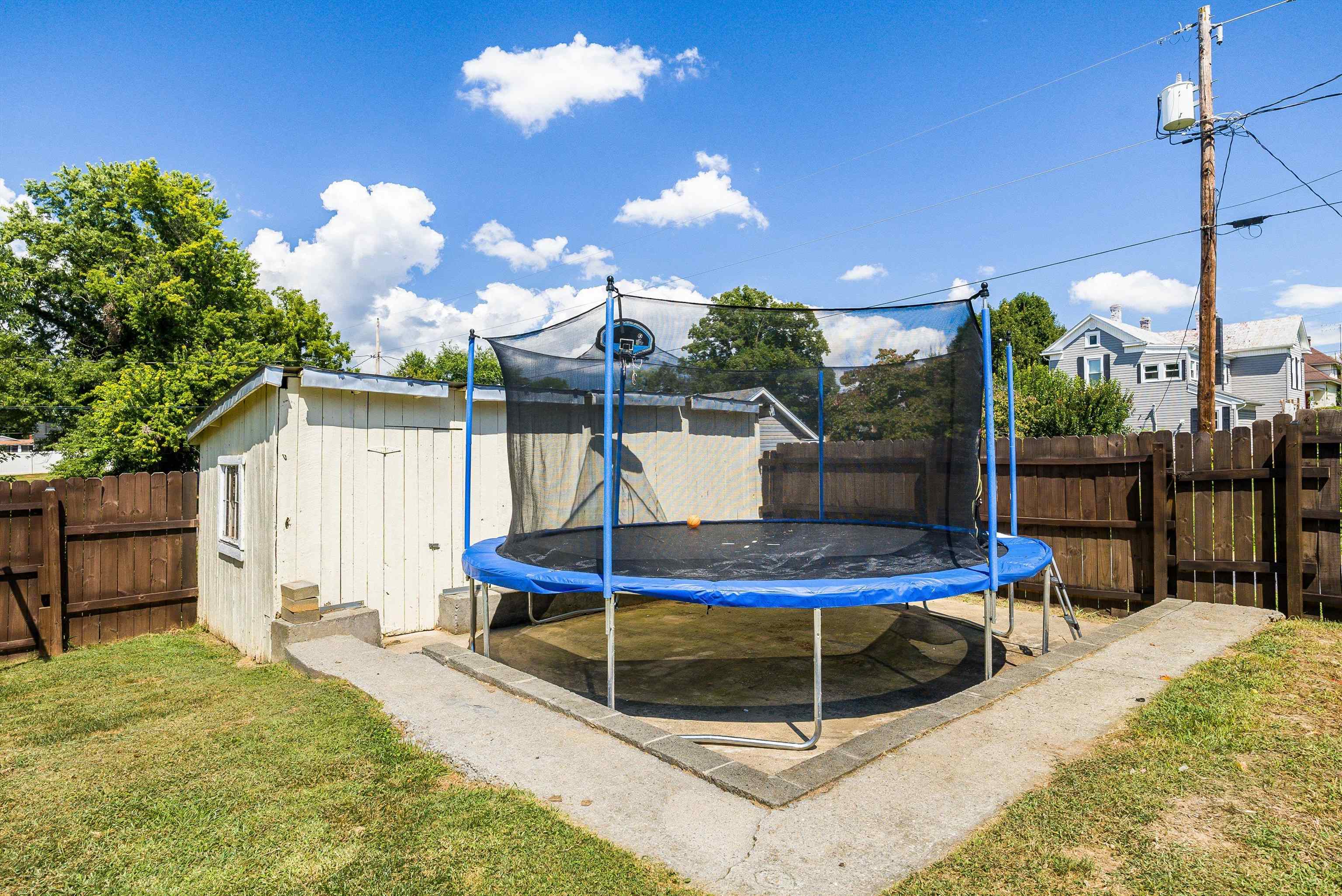 502 THIRD ST, SHENANDOAH, Virginia 22849, 3 Bedrooms Bedrooms, ,1 BathroomBathrooms,Residential,502 THIRD ST,668640 MLS # 668640