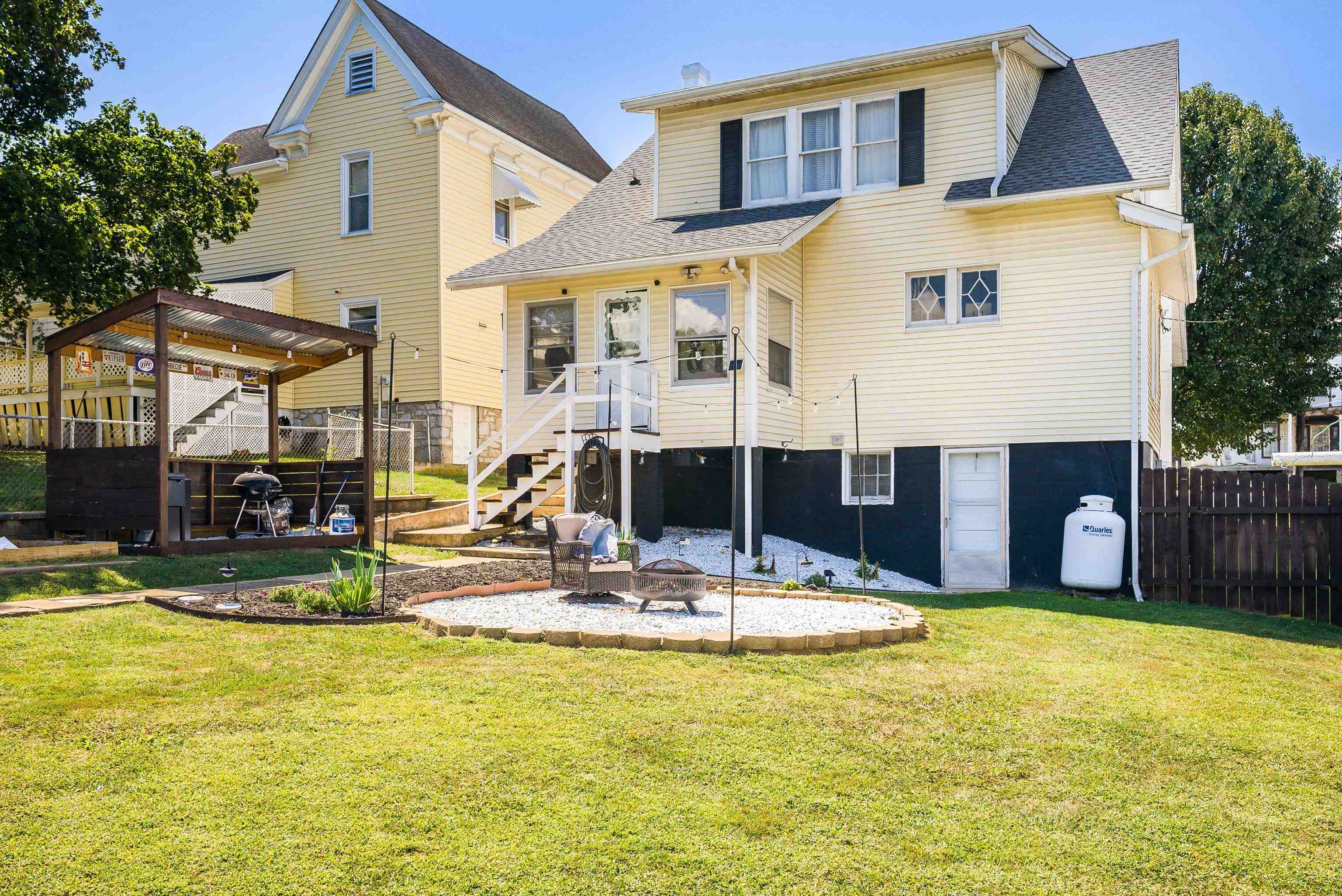 502 THIRD ST, SHENANDOAH, Virginia 22849, 3 Bedrooms Bedrooms, ,1 BathroomBathrooms,Residential,502 THIRD ST,668640 MLS # 668640