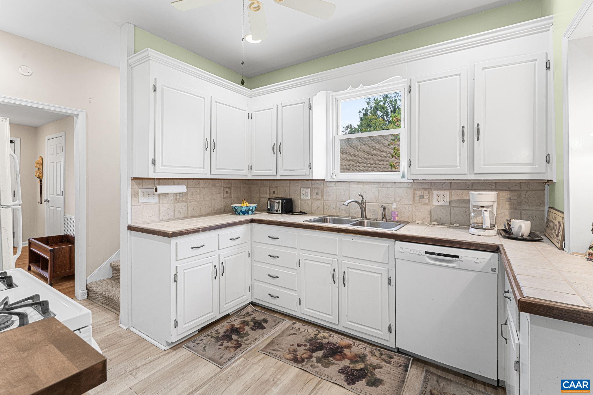 564 N BATH AVE, WAYNESBORO, Virginia 22980, 3 Bedrooms Bedrooms, ,1 BathroomBathrooms,Residential,564 N BATH AVE,671086 MLS # 671086