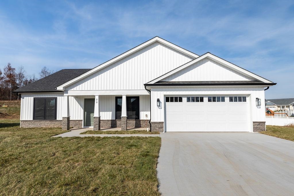 23 STUART JAMES CT, WAYNESBORO, Virginia 22980, 4 Bedrooms Bedrooms, ,2 BathroomsBathrooms,Residential,23 STUART JAMES CT,671101 MLS # 671101