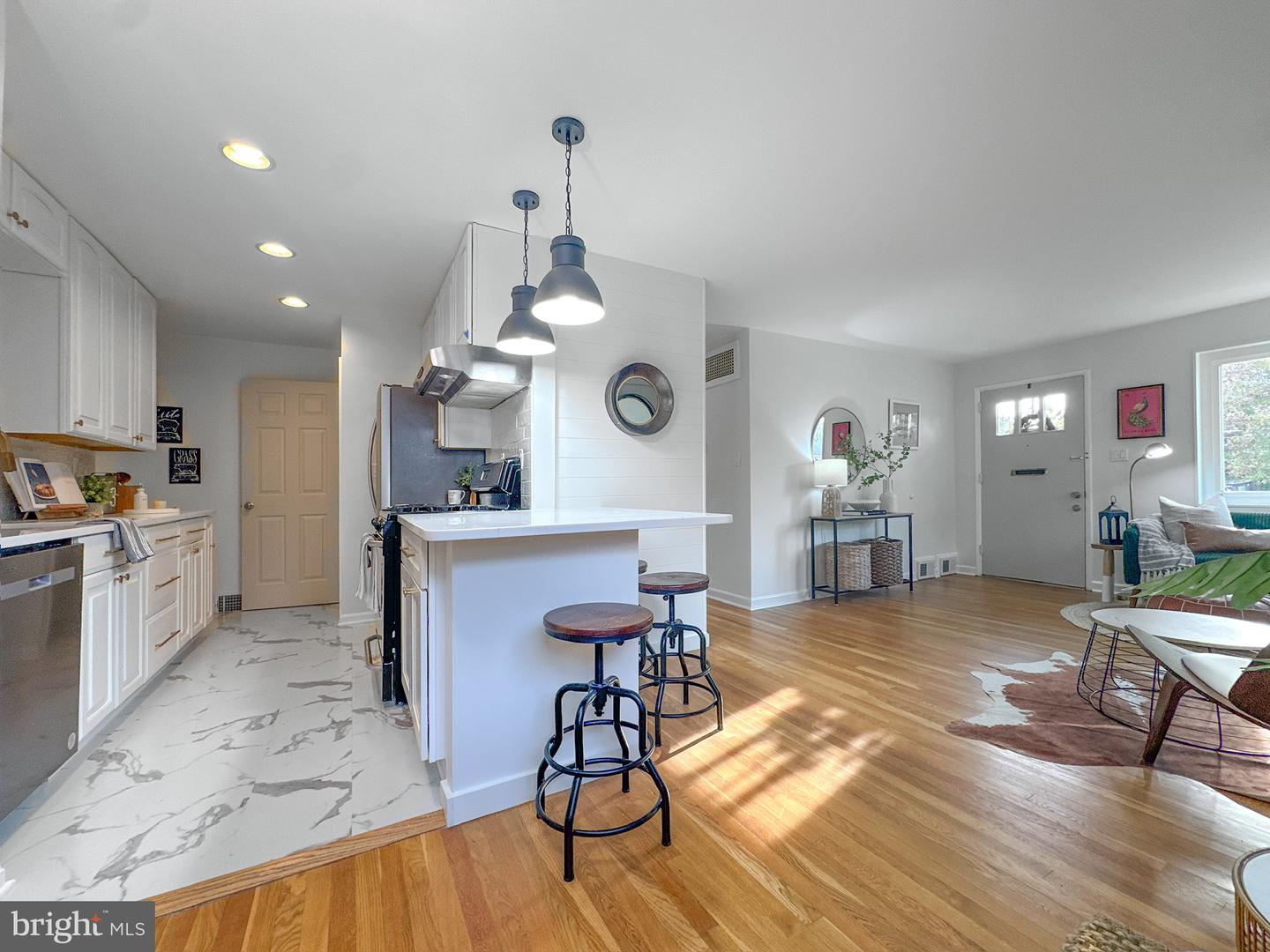 3211 GARY CT, FALLS CHURCH, Virginia 22042, 4 Bedrooms Bedrooms, 9 Rooms Rooms,2 BathroomsBathrooms,Residential,For sale,3211 GARY CT,VAFX2275500 MLS # VAFX2275500 3211 GARY CT, FALLS CHURCH, Virginia 22042, 4 Bedrooms Bedrooms, 9 Rooms Rooms,2 BathroomsBathrooms,Residential,For sale,3211 GARY CT,VAFX2275500 MLS # VAFX2275500