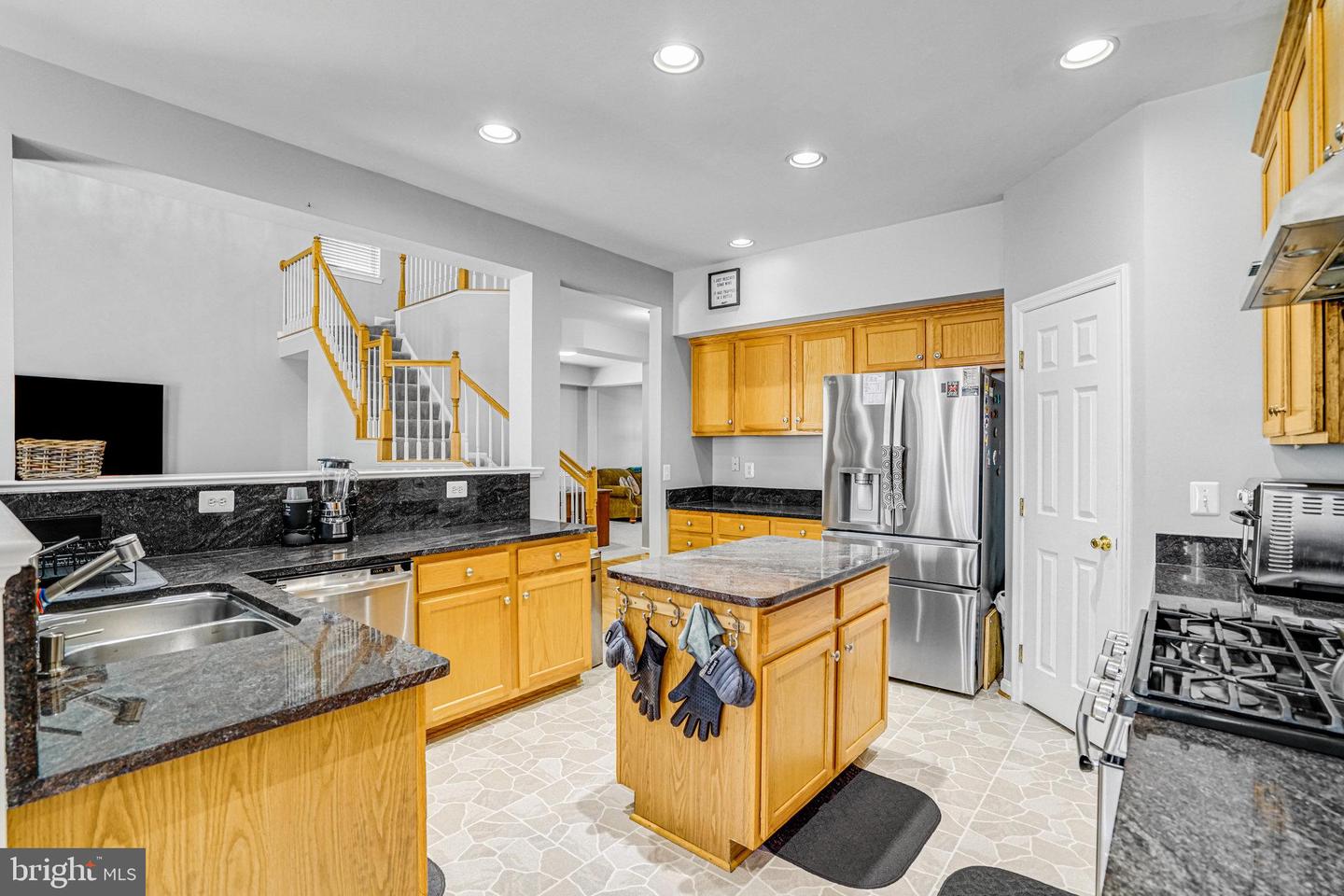 7663 HENRY KNOX DR, LORTON, Virginia 22079, 5 Bedrooms Bedrooms, ,3 BathroomsBathrooms,Residential,For sale,7663 HENRY KNOX DR,VAFX2275740 MLS # VAFX2275740 7663 HENRY KNOX DR, LORTON, Virginia 22079, 5 Bedrooms Bedrooms, ,3 BathroomsBathrooms,Residential,For sale,7663 HENRY KNOX DR,VAFX2275740 MLS # VAFX2275740