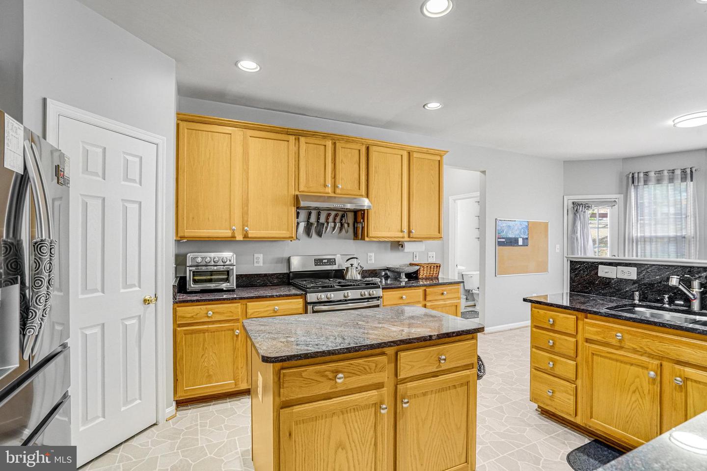 7663 HENRY KNOX DR, LORTON, Virginia 22079, 5 Bedrooms Bedrooms, ,3 BathroomsBathrooms,Residential,For sale,7663 HENRY KNOX DR,VAFX2275740 MLS # VAFX2275740 7663 HENRY KNOX DR, LORTON, Virginia 22079, 5 Bedrooms Bedrooms, ,3 BathroomsBathrooms,Residential,For sale,7663 HENRY KNOX DR,VAFX2275740 MLS # VAFX2275740