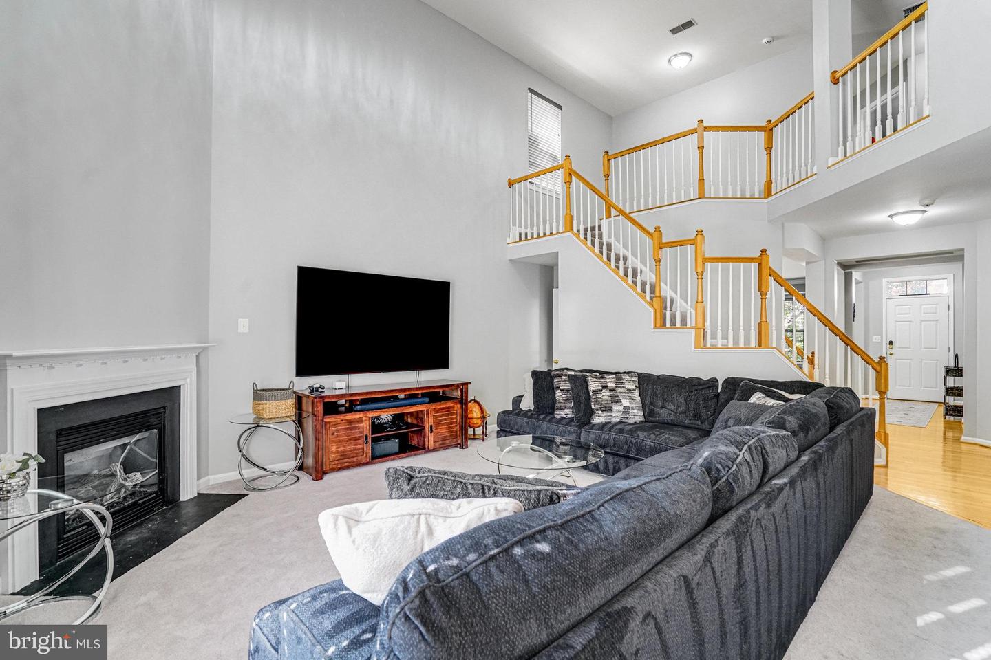 7663 HENRY KNOX DR, LORTON, Virginia 22079, 5 Bedrooms Bedrooms, ,3 BathroomsBathrooms,Residential,For sale,7663 HENRY KNOX DR,VAFX2275740 MLS # VAFX2275740 7663 HENRY KNOX DR, LORTON, Virginia 22079, 5 Bedrooms Bedrooms, ,3 BathroomsBathrooms,Residential,For sale,7663 HENRY KNOX DR,VAFX2275740 MLS # VAFX2275740