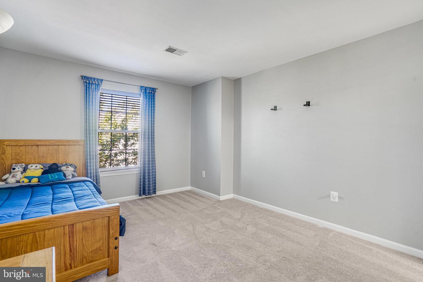 7663 HENRY KNOX DR, LORTON, Virginia 22079, 5 Bedrooms Bedrooms, ,3 BathroomsBathrooms,Residential,For sale,7663 HENRY KNOX DR,VAFX2275740 MLS # VAFX2275740 7663 HENRY KNOX DR, LORTON, Virginia 22079, 5 Bedrooms Bedrooms, ,3 BathroomsBathrooms,Residential,For sale,7663 HENRY KNOX DR,VAFX2275740 MLS # VAFX2275740