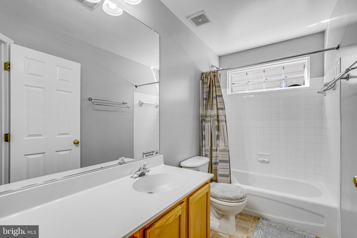 7663 HENRY KNOX DR, LORTON, Virginia 22079, 5 Bedrooms Bedrooms, ,3 BathroomsBathrooms,Residential,For sale,7663 HENRY KNOX DR,VAFX2275740 MLS # VAFX2275740 7663 HENRY KNOX DR, LORTON, Virginia 22079, 5 Bedrooms Bedrooms, ,3 BathroomsBathrooms,Residential,For sale,7663 HENRY KNOX DR,VAFX2275740 MLS # VAFX2275740