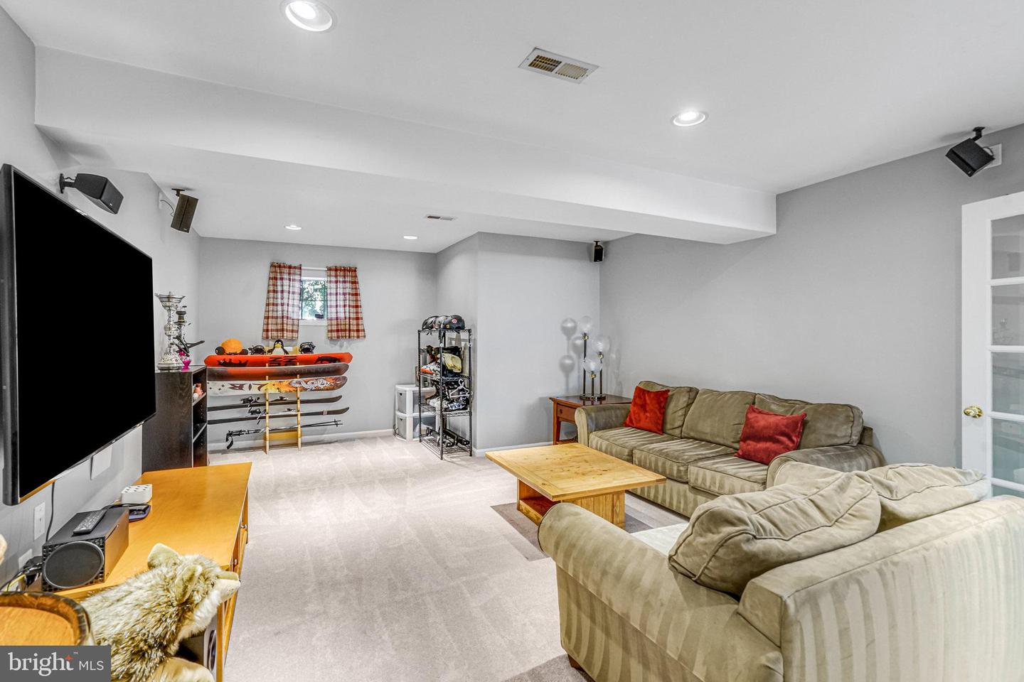 7663 HENRY KNOX DR, LORTON, Virginia 22079, 5 Bedrooms Bedrooms, ,3 BathroomsBathrooms,Residential,For sale,7663 HENRY KNOX DR,VAFX2275740 MLS # VAFX2275740 7663 HENRY KNOX DR, LORTON, Virginia 22079, 5 Bedrooms Bedrooms, ,3 BathroomsBathrooms,Residential,For sale,7663 HENRY KNOX DR,VAFX2275740 MLS # VAFX2275740